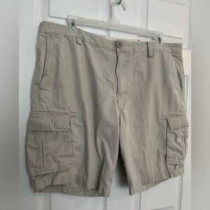 Dockers Men’s Khaki Cargo Shorts sz 42